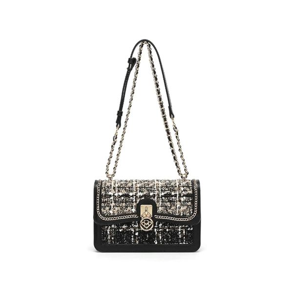 Small Chanel style shoulder bag